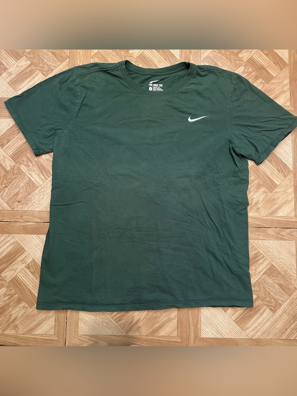 ⭐️3 For $15⭐️ Nike Forest Green Short Sleeve Tee With Embroidered White Swoosh